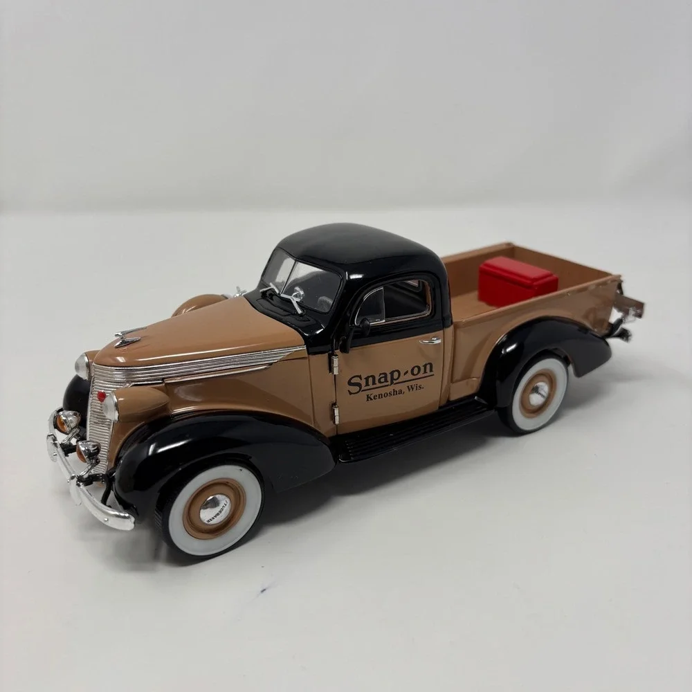 Snap-on Tools 1937 Studebaker Pickup Truck Crown Jewels Collection 1:24 Diecast